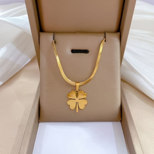 Elegantna ogrlica s štiriperesno deteljico, 2 barvi