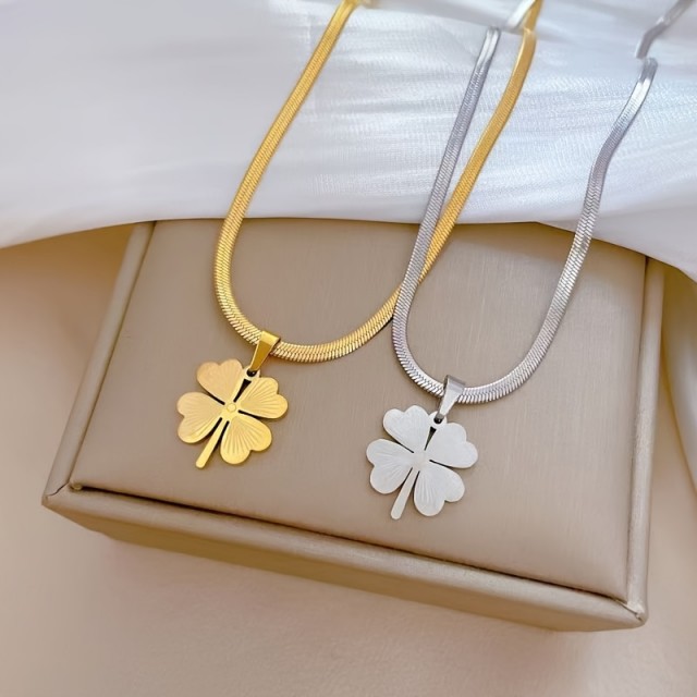 Elegantna ogrlica s štiriperesno deteljico, 2 barvi