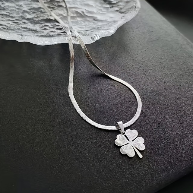 Elegantna ogrlica s štiriperesno deteljico, 2 barvi