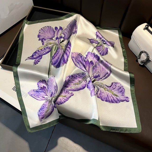 Čudovita elegantna ruta v vijola barvi z lilijami